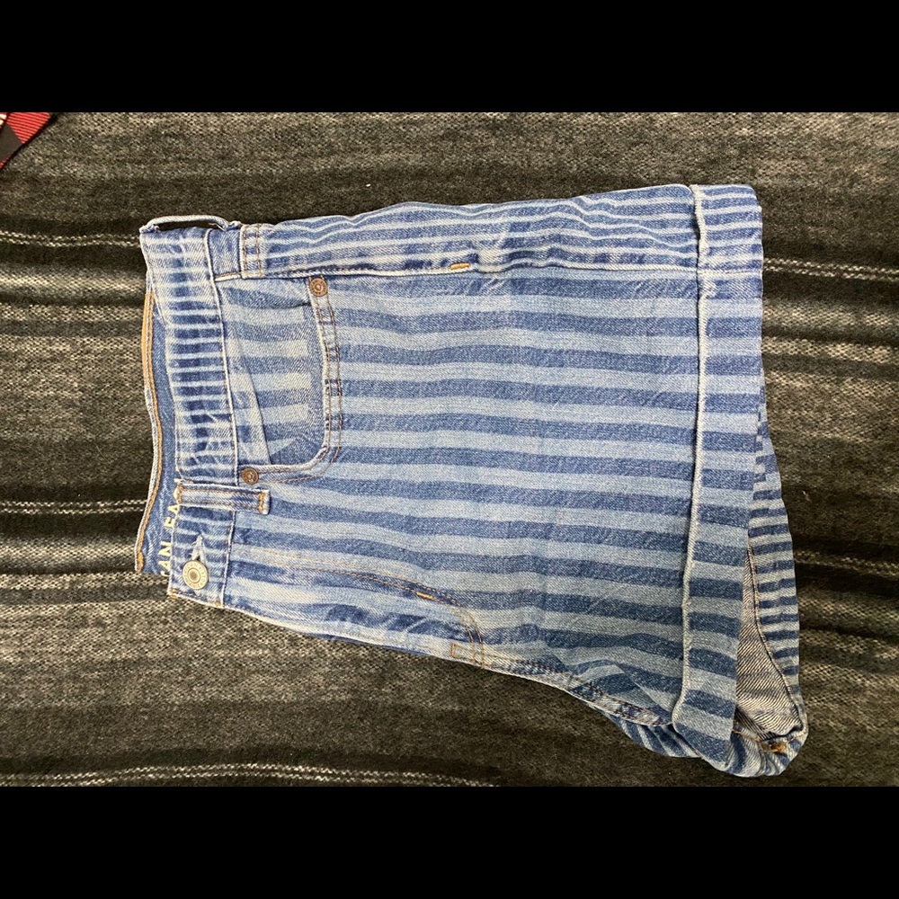 American Eagle Striped Mom Shorts Size 6